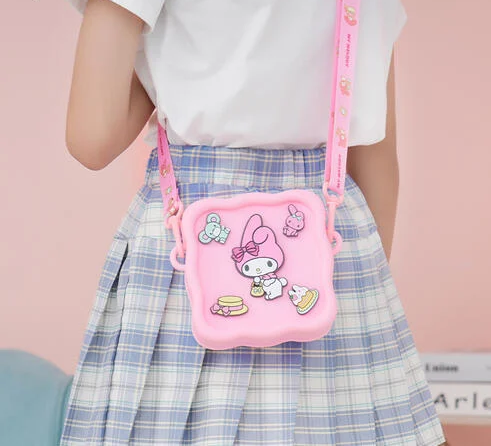 Bolso My Melody Manos Libres Cuadrado Con Pines